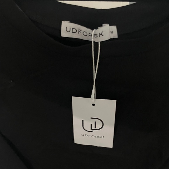 Urban Outfitters Black Cutout Sleeveless Top - Picture 2 of 3